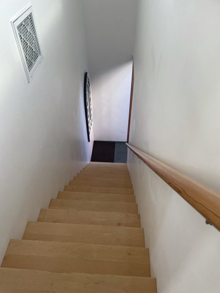 Oak stair treads with handrail — Venice, 2021